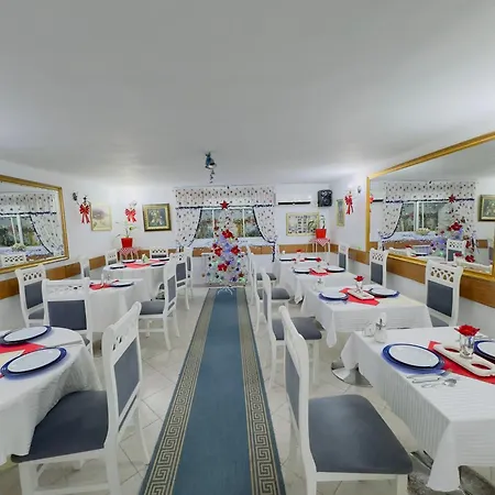 卡杜库酒店 3* Shkodër